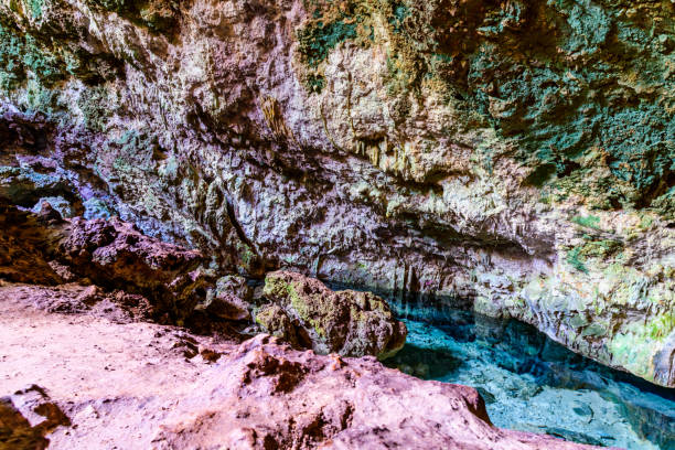 Maalum Cave